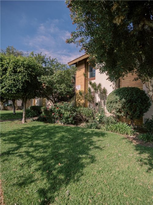 unit-202-14527 Plummer St, Panorama City, CA, 91402-1177 | Card Image