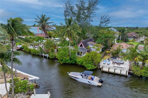 3261 Lakeview Dr, Naples, FL, 34112-5821 | Card Image