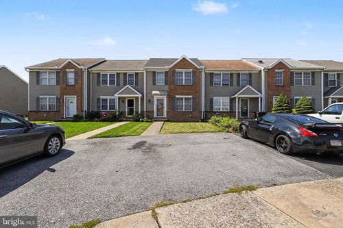 2449 Franklin Dr, EAST PETERSBURG, PA, 17520-1061 | Card Image