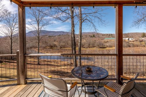 146 Clover Ln, Manchestr Ctr, VT, 05255-9442 | Card Image