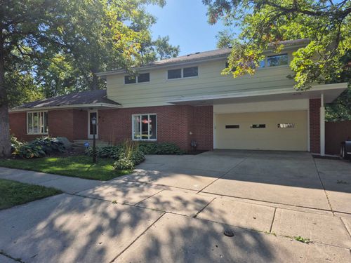 379 Grove St, LAKE MILLS, WI, 53551-1611 | Card Image