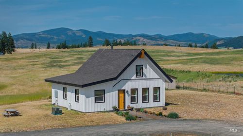 1001 Laura Ln, Princeton, ID, 83857-5004 | Card Image