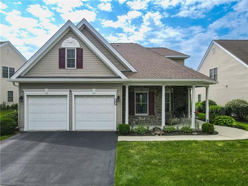 47 Edinburgh Dr, Easton, PA, 18045-2186 | Card Image