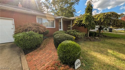 2038 Rhode St, Sandusky, OH, 44870-5055 | Card Image