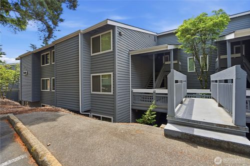 e131-9398 Redmond Woodinville Rd Ne, Redmond, WA, 98052-3663 | Card Image