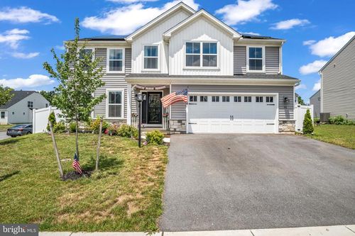 92 Long Bend Dr, CARLISLE, PA, 17015-8010 | Card Image