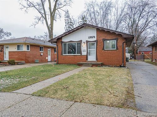 19373 Saint Francis St, Livonia, MI, 48152-2535 | Card Image