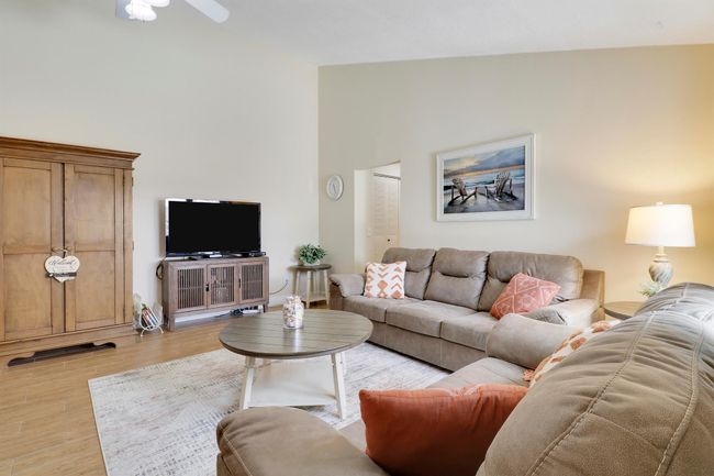 APT-7C - 1801 Us Highway 1, Condo with 2 bedrooms, 2 bathrooms and null parking in Jupiter FL | Image 10