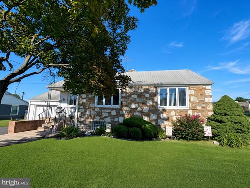 1111 Welsh Rd, PHILADELPHIA, PA, 19115-3018 | Card Image