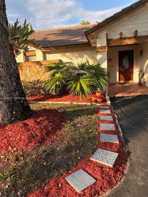 2136 Austin, Weston, FL, 33326-2307 | Card Image