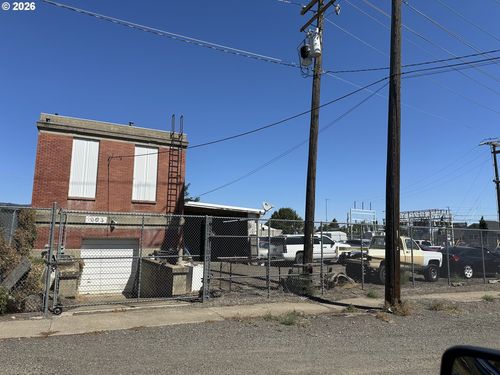 1603 Cove Ave, La Grande, OR, 97850-3512 | Card Image