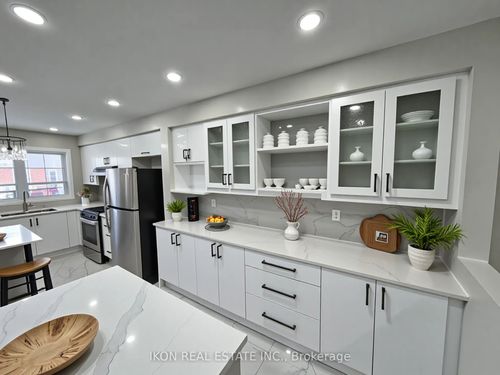 67 Sprucedale Way, Whitby, ON, L1N9T9 | Card Image