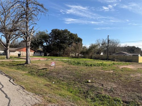 819 Collins St, Richmond, TX, 77469-2806 | Card Image