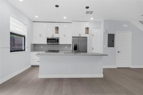 3-10413 Nw 82nd St, Doral, FL, 33178-4090 | Card Image