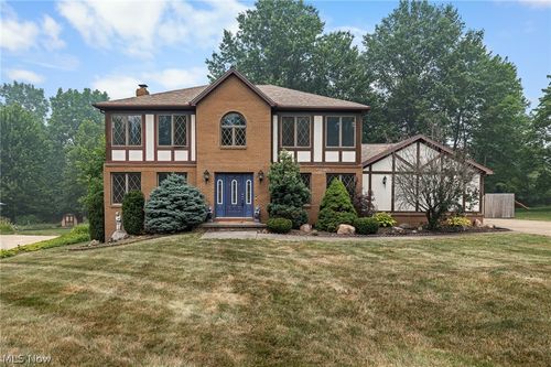 7562 Southampton Dr, North Royalton, OH, 44133-2970 | Card Image