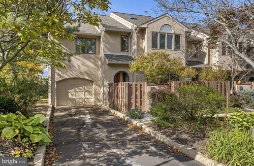 5 Greythorne Woods Cir, WAYNE, PA, 19087-4758 | Card Image