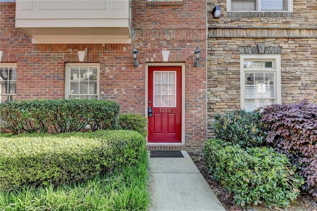 1213 Harris Commons Pl, Townhouse with 2 bedrooms, 3 bathrooms and 2 parking in Roswell GA | Image 4