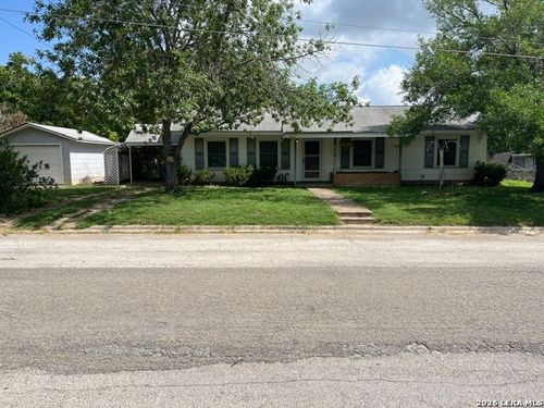 708 Sutton St, Pleasanton, TX, 78064-3461 | Card Image