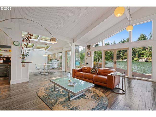 1115 Lake Front Rd, House other with 4 bedrooms, 4 bathrooms and 2 parking in Lake Oswego OR | Image 11