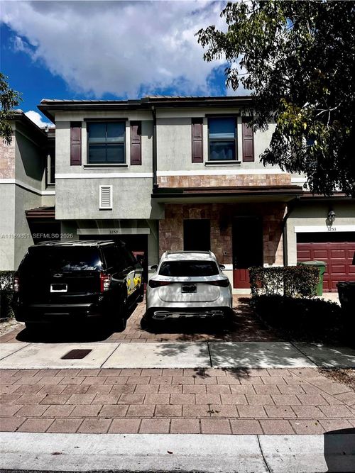 3259-3259 W 100th Ter, Hialeah, FL, 33018-2101 | Card Image