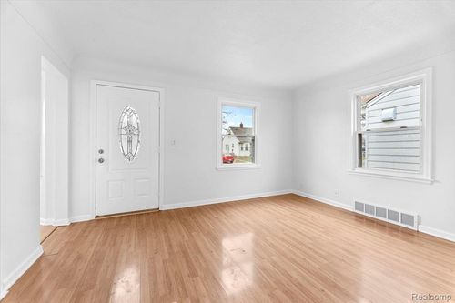 2146 University Ave, Lincoln Park, MI, 48146-1379 | Card Image