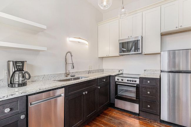 53 Hasell St. H Kitchen Stove and Refrig | Image 12