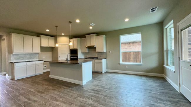 1709 Sparrow St, House other with 5 bedrooms, 4 bathrooms and null parking in Denton TX | Image 4