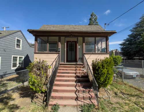 1034 High St, Klamath Falls, OR, 97601-2883 | Card Image