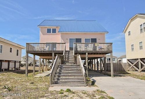 2005 N Shore Dr, Surf City, NC, 28445-8617 | Card Image
