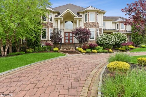 14 Michelle Ln, Livingston, NJ, 07039-3413 | Card Image