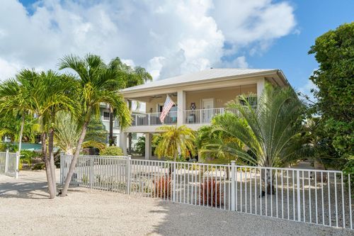 174 Marina Ave, Key Largo, FL, 33037-4302 | Card Image