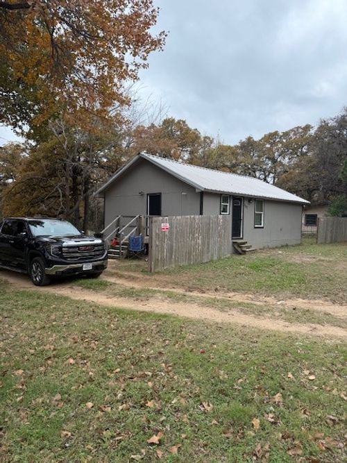 582 Oaklawn Dr, Rockdale, TX, 76567-5063 | Card Image