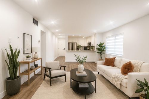 205d-11227 N Kendall Dr, Miami, FL, 33176-0018 | Card Image