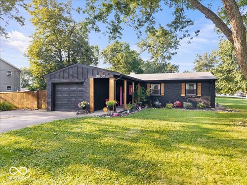 8807 Moll Drive, Fishers, IN, 46038 | Card Image