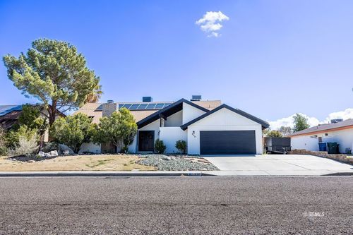 920 Scott St, Ridgecrest, CA, 93555-3035 | Card Image