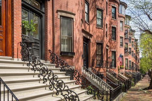 4-97 Waltham St, Boston, MA, 02118-3636 | Card Image