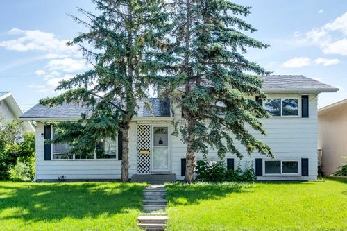 39 Pensacola Close Se, Calgary, AB, T2A2K5 | Card Image