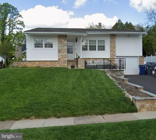 315 Walker Rd, AMBLER, PA, 19002-3556 | Card Image