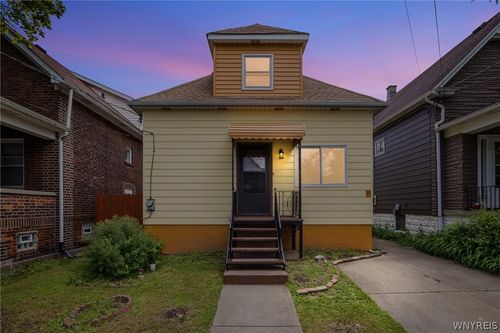 35 Reo Ave, Buffalo, NY, 14211-2809 | Card Image