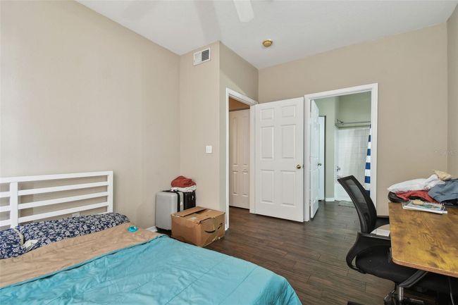 9740 - 9740 Lake Chase Island Way, Condo with 2 bedrooms, 2 bathrooms and null parking in TAMPA FL | Image 20