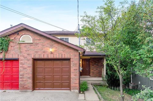 26 Woolwich St, Kitchener, ON, N2K1R9 | Card Image