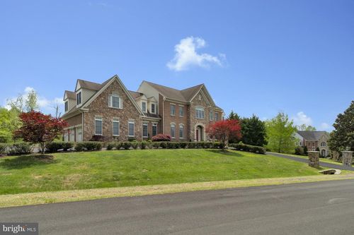 9907 Hessick Ct, GREAT FALLS, VA, 22066-1863 | Card Image