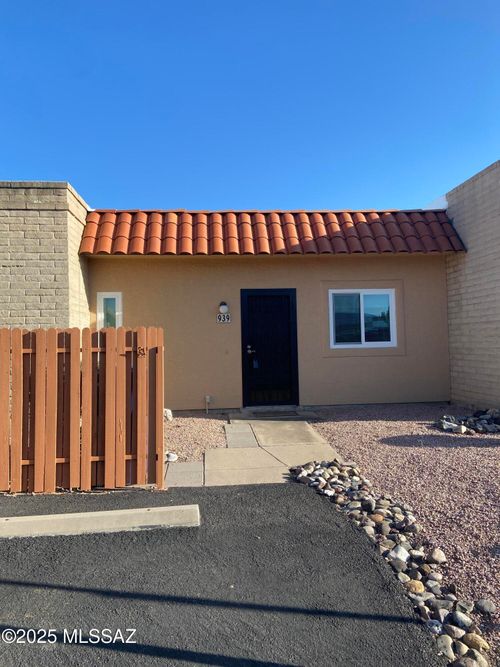 939 S Pantano Pkwy, Tucson, AZ, 85710-5859 | Card Image