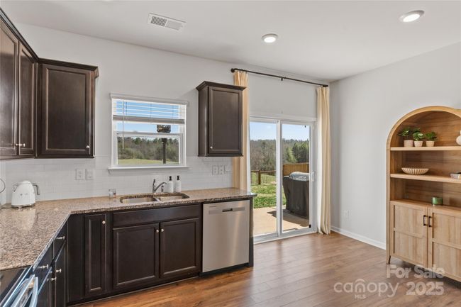 Kitchen with beautiful views | Image 8