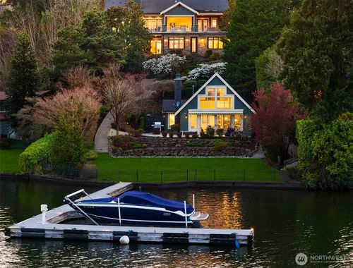 4102 100th Ave Se, Mercer Island, WA, 98040-3815 | Card Image