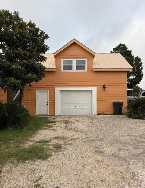 275 Hill Of Contentment, Lakehills, TX, 78063-7014 | Card Image