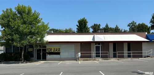 1118 W Main St, Carbondale, IL, 62901-2335 | Card Image