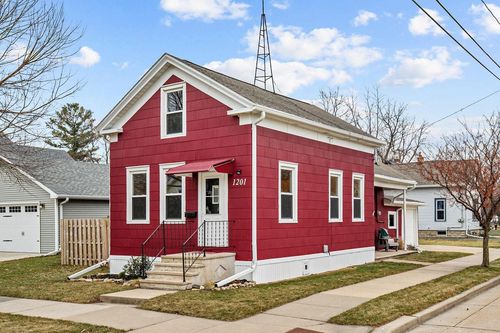 1201 Harney Avenue, OSHKOSH, WI, 54901 | Card Image