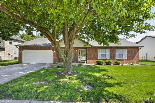 801 Green Haven Dr, Swansea, IL, 62226-1009 | Card Image