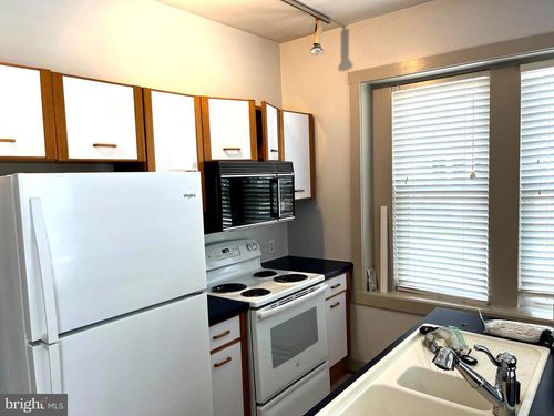 420 W 22nd St, WILMINGTON, DE, 19802-4008 | Card Image